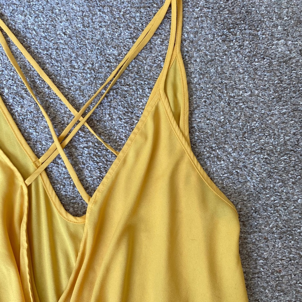 LUSH — Double criss-cross strapped top